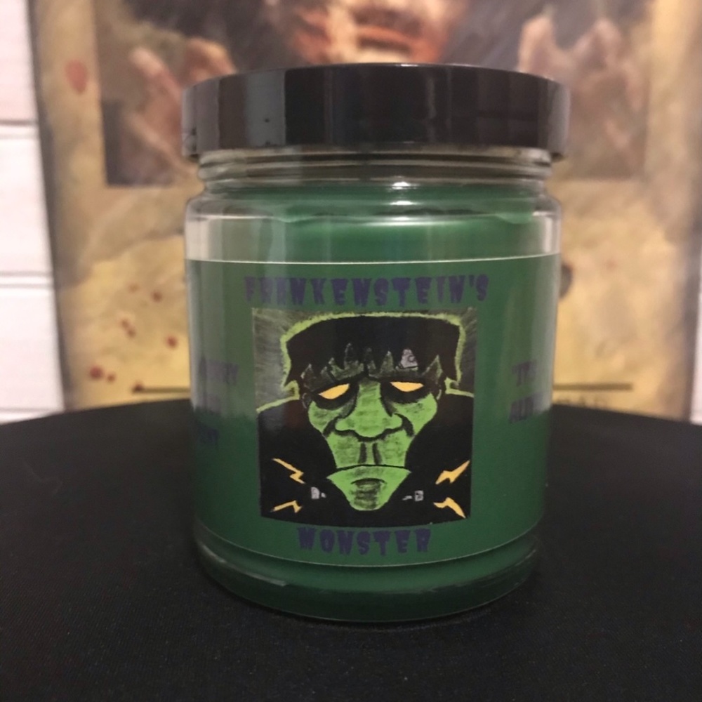 9 Ounce Halloween Candles Of Dracula, The Mummy, And Frankenstein’s. Horror. - Picture 9 of 12